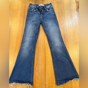 Juniors HIDDEN brand High rise Sz 24 Flare, Raw Hem Jeans MSRP $129